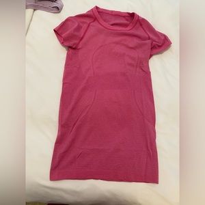 Lululemon t-shirt